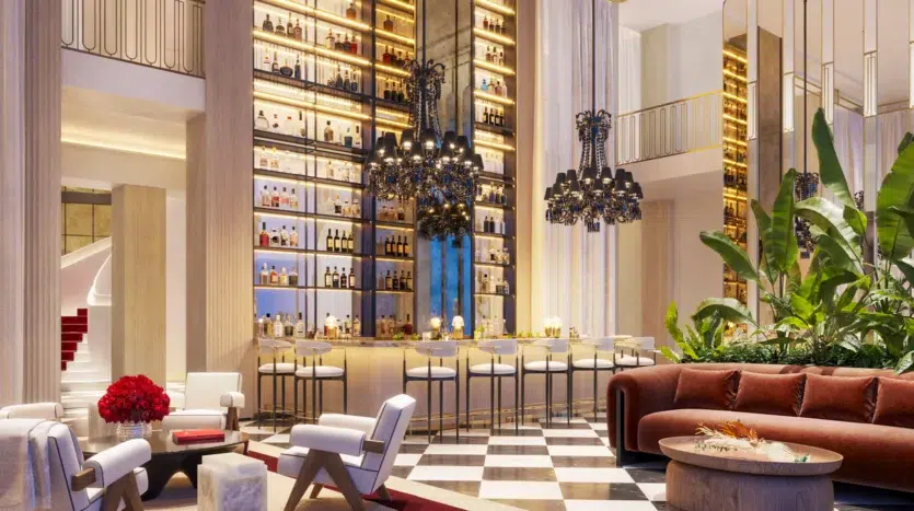 Bar de lujo con gran variedad de bebidas y asientos premium
