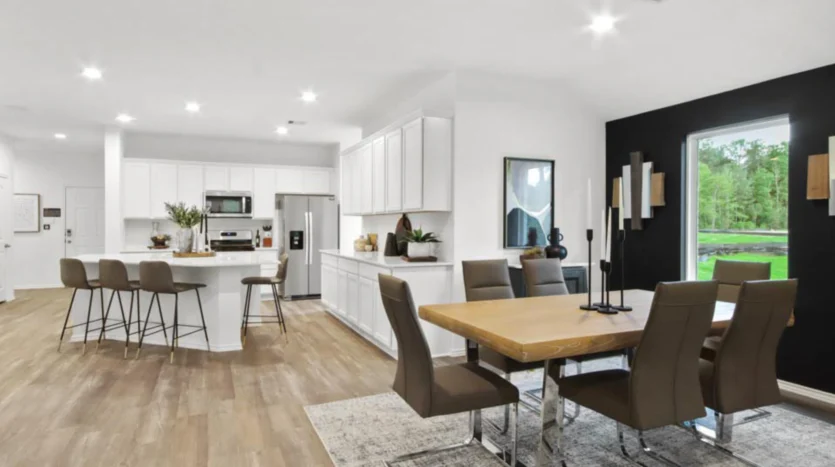 Comedor moderno junto a la cocina