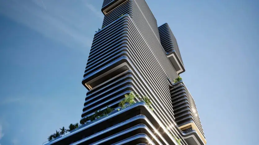 Vistas del edificio de lujo con estructura moderna