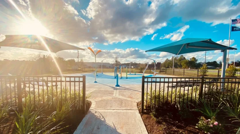 Salpicadero y parque infantil en Rosehill Lake