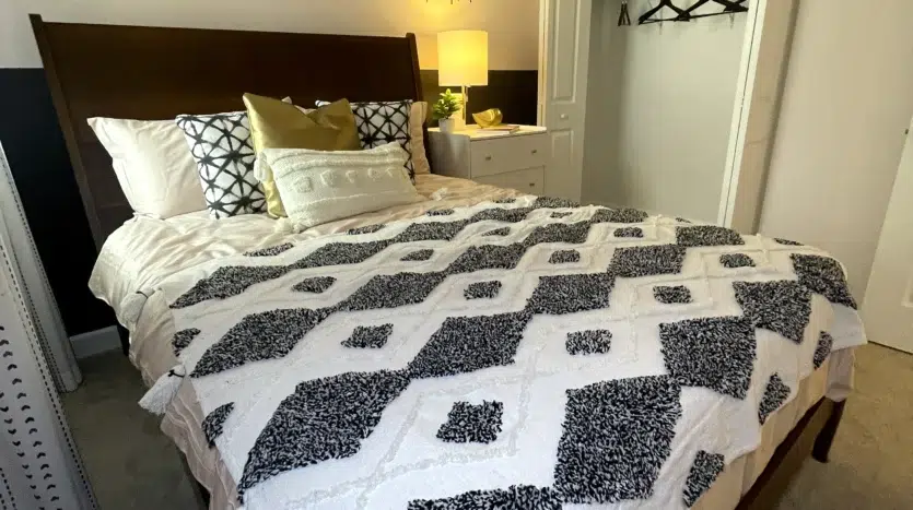 Dormitorio moderno de una cama