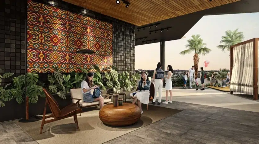 Lobby principal al aire libre con asientos de lujo
