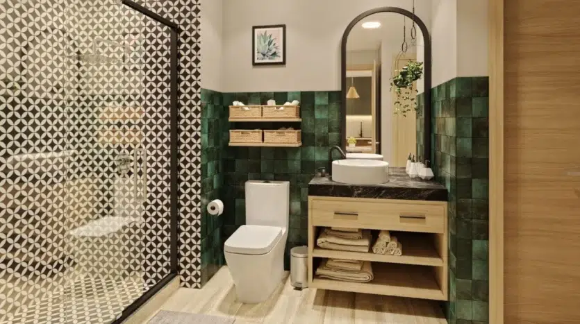 Baño moderno con ducha, espejo y decoración boho chic